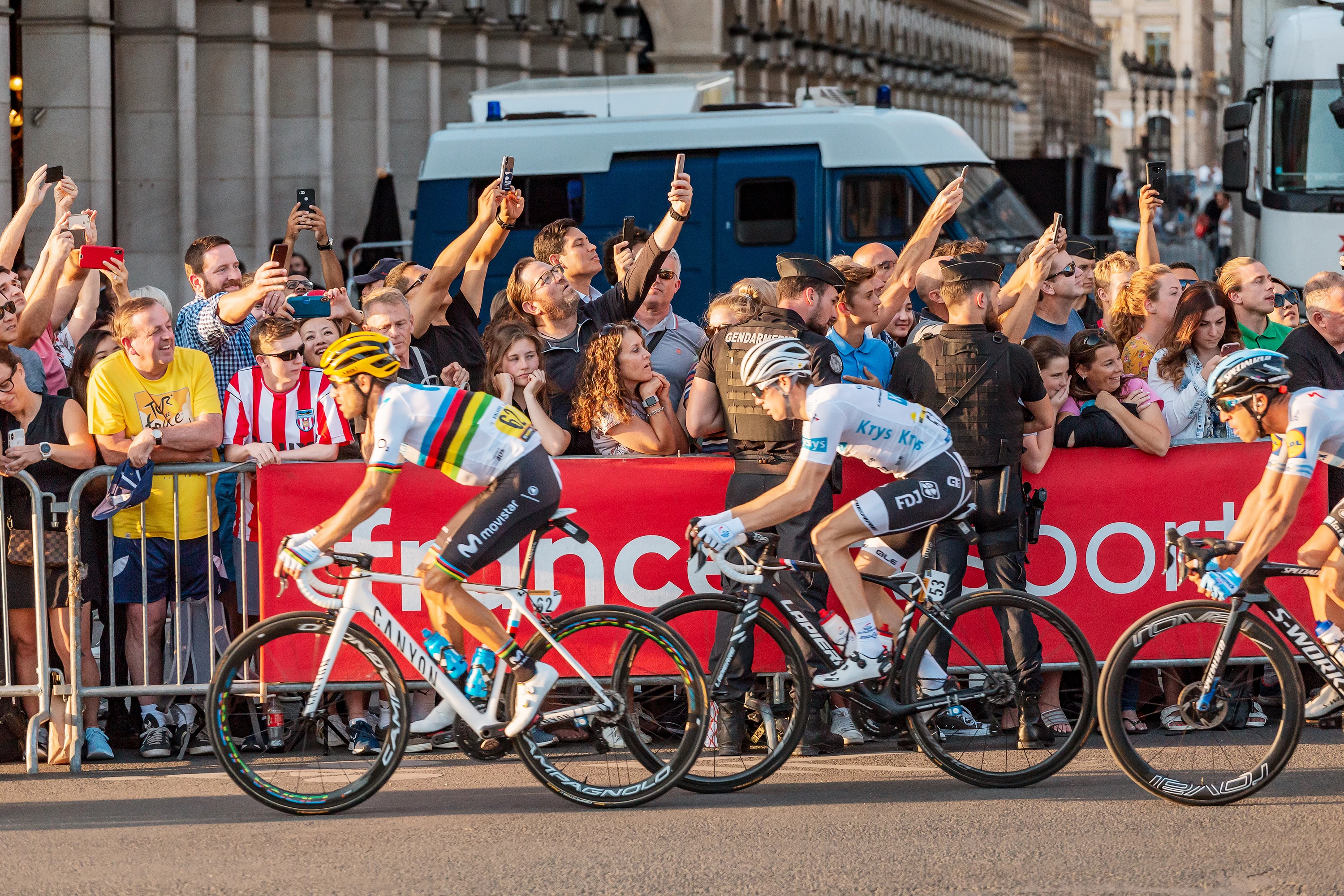 Tour de France začne v Edinburghu. Rozhodovat mají časovky, Montmartre i Pyreneje